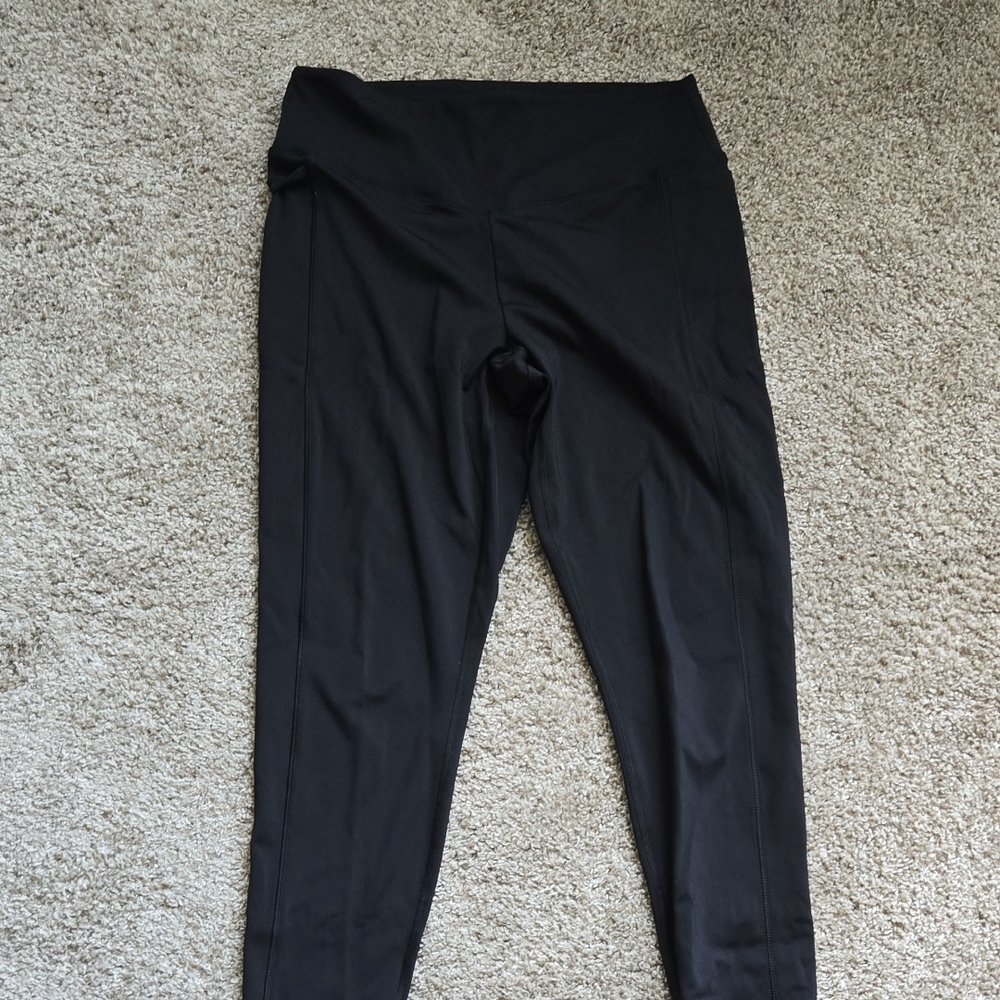 Black Women's leggings.  Size large. 3/4 length